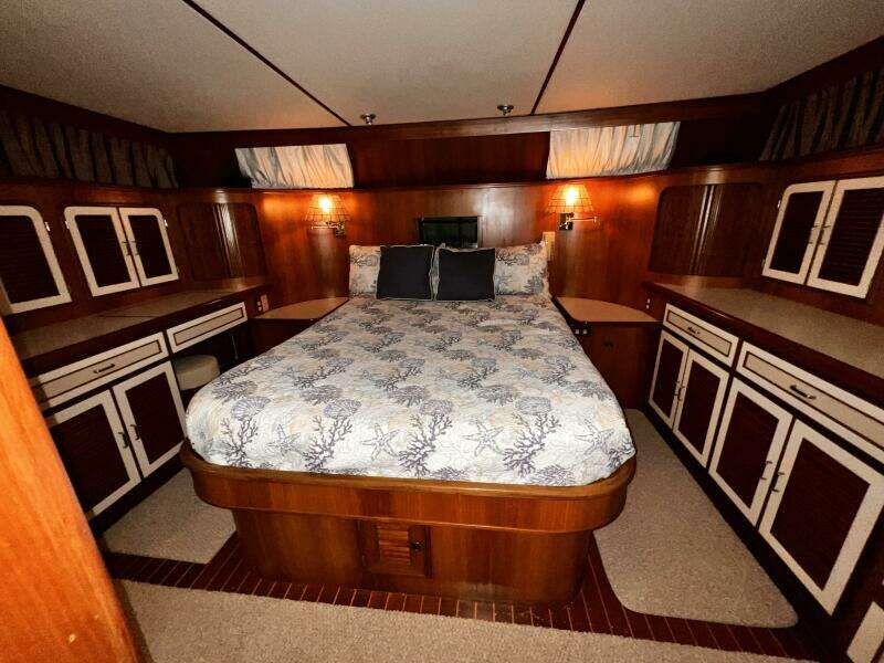 1989 Hi-Star 48 Sundeck