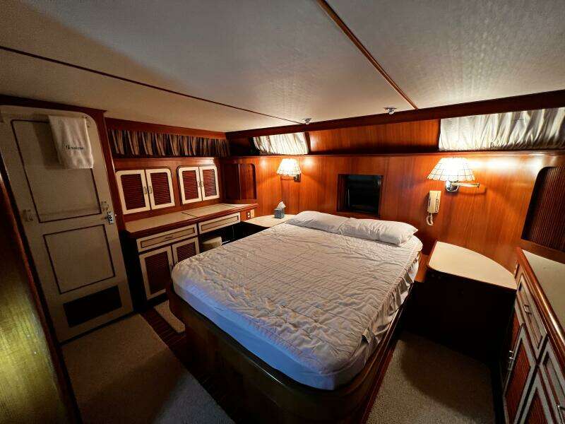 1989 Hi-Star 48 Sundeck