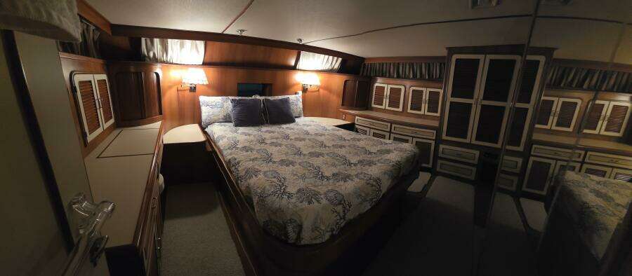 1989 Hi-Star 48 Sundeck