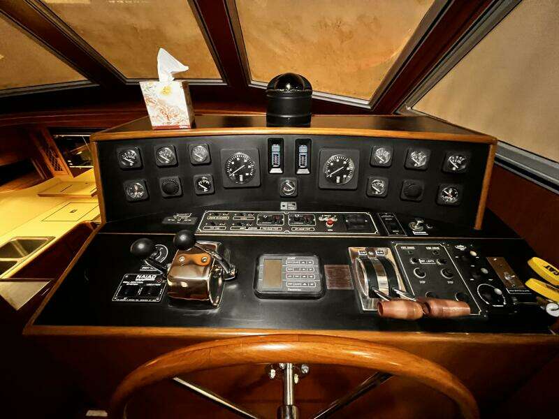 1989 Hi-Star 48 Sundeck