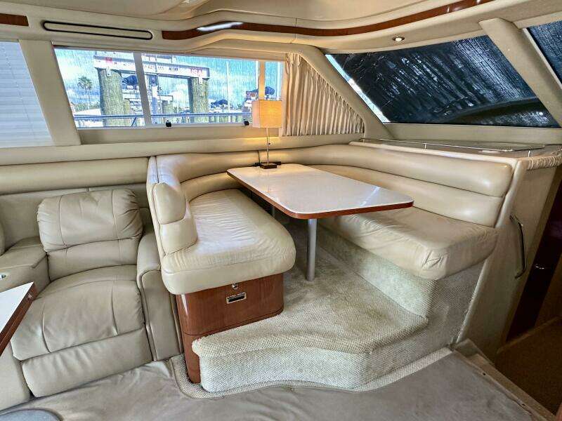 Sea Ray 48 LIFE IS GOOD TODAY - Galley Dinette