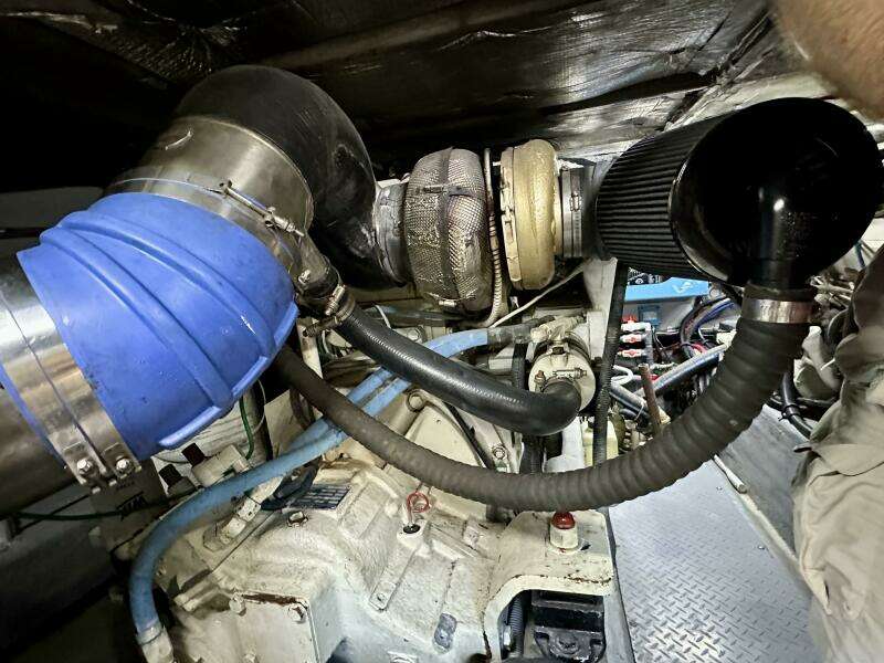 Sea Ray 48 LIFE IS GOOD TODAY - Engine Room