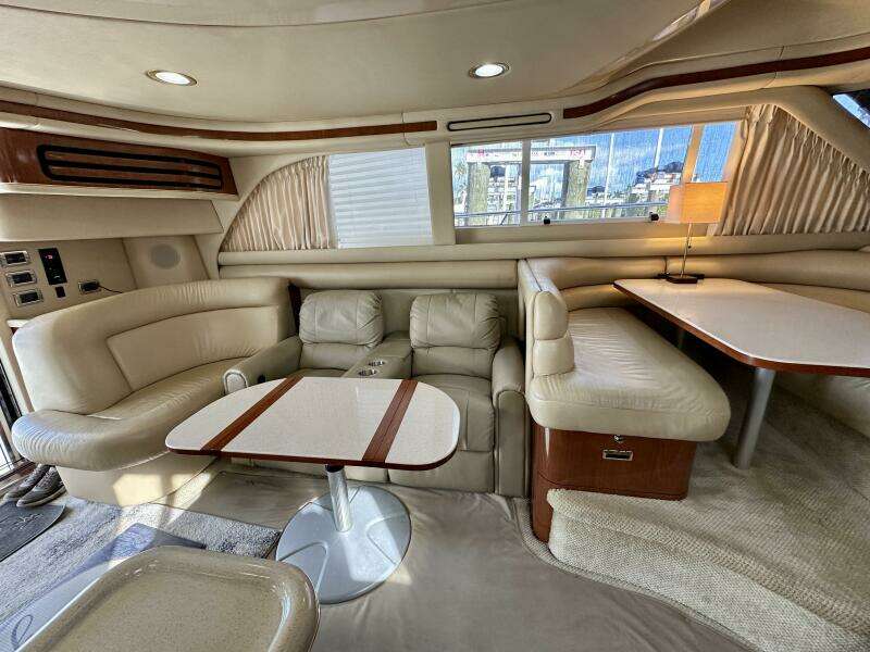 Sea Ray 48 LIFE IS GOOD TODAY - Galley Dinette