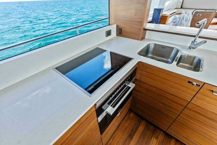 2024 Princess Y72 Motor Yacht