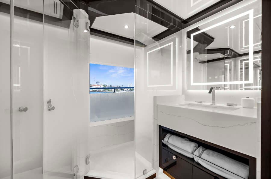 2024 Ocean Alexander 32 L