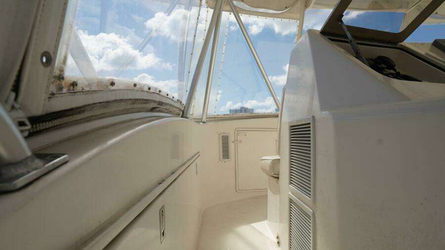 2005 Ocean Yachts 