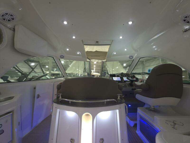 2008 Cruisers Yachts 