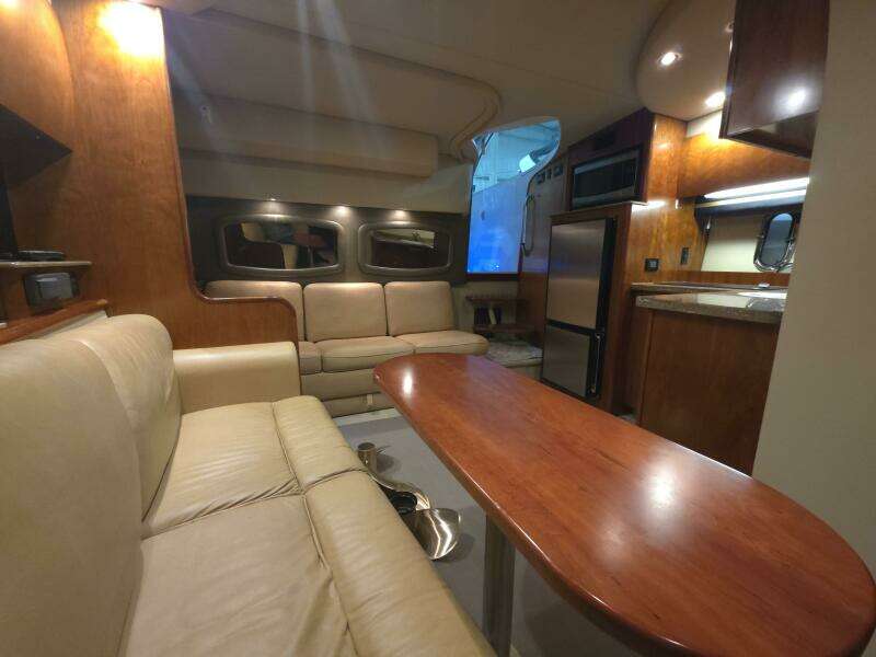 2008 Cruisers Yachts 