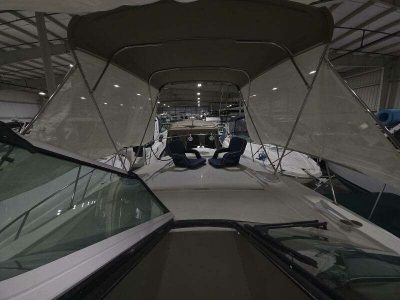 2008 Cruisers Yachts 