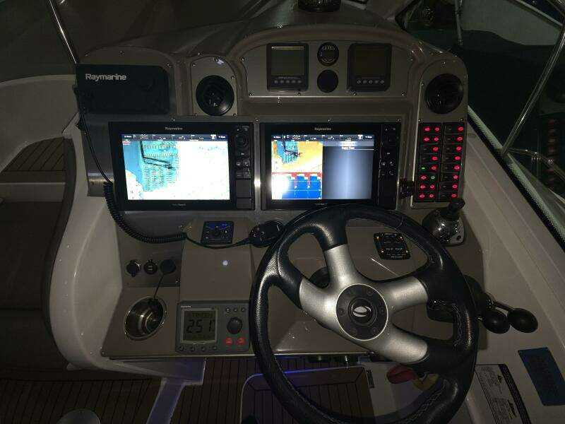 2008 Cruisers Yachts 