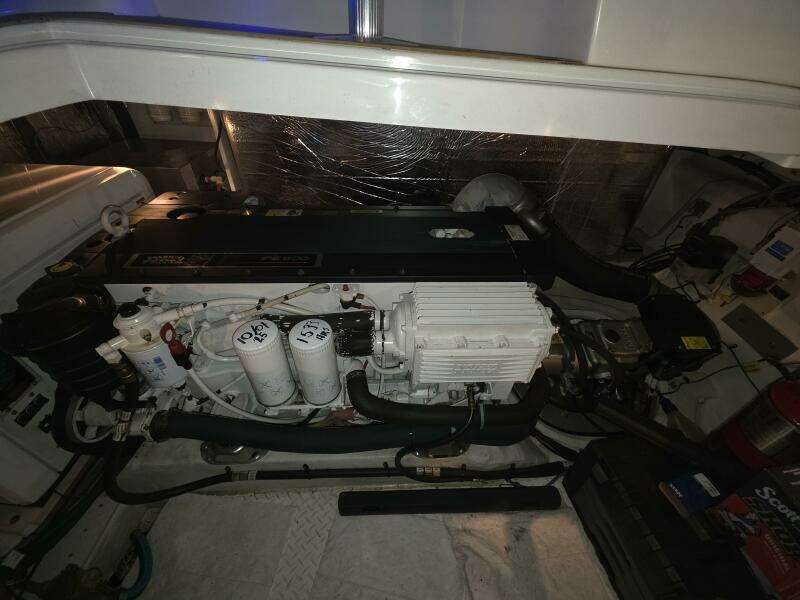 2008 Cruisers Yachts 