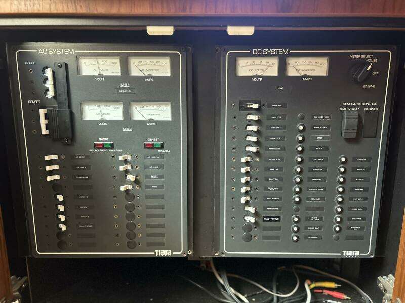 2008 Tiara Yachts 3500 Sovran