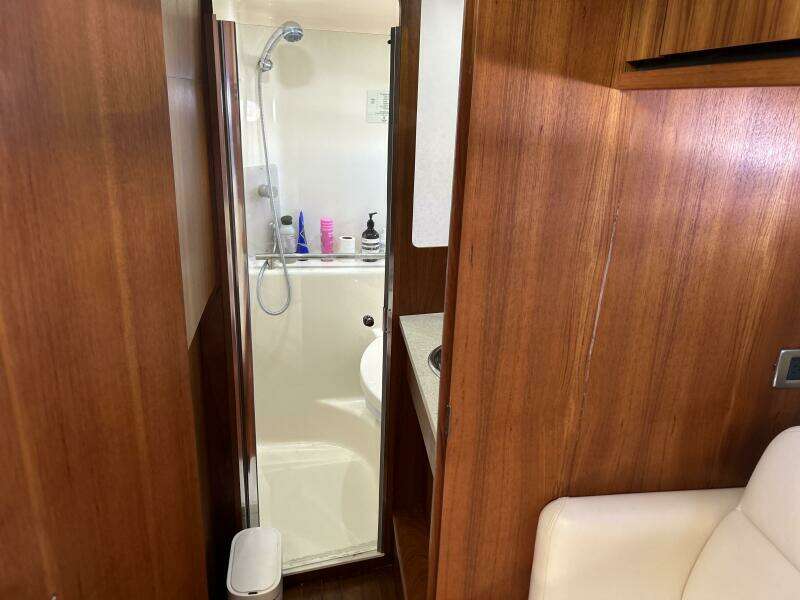 2008 Tiara Yachts 3500 Sovran