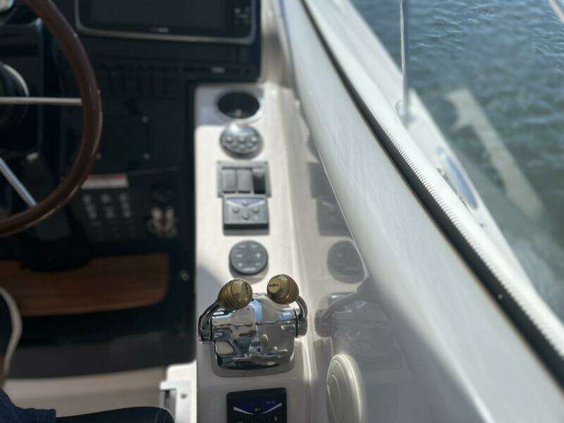 2008 Tiara Yachts 3500 Sovran