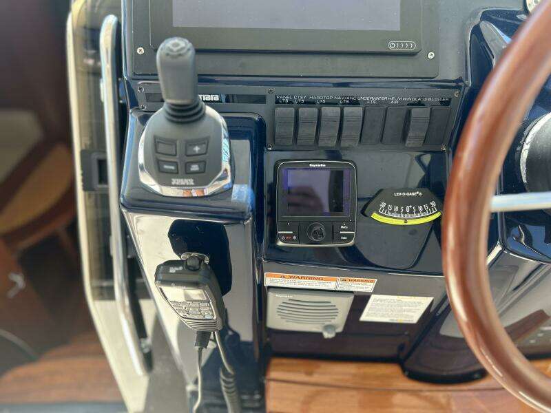 2008 Tiara Yachts 3500 Sovran