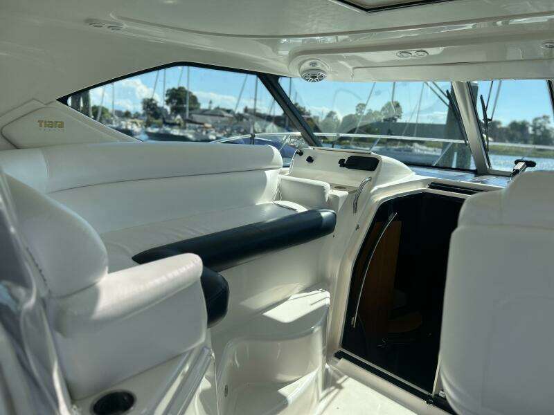 2008 Tiara Yachts 3500 Sovran