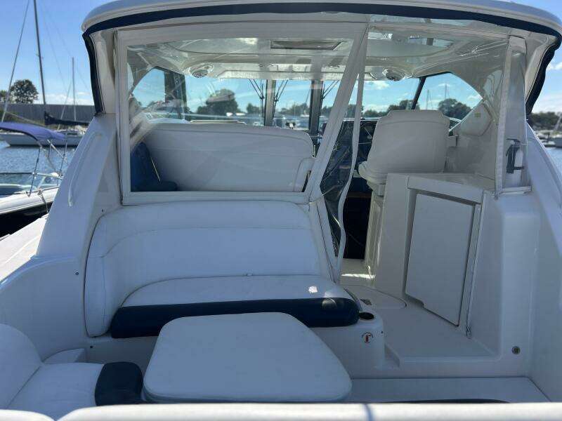 2008 Tiara Yachts 3500 Sovran