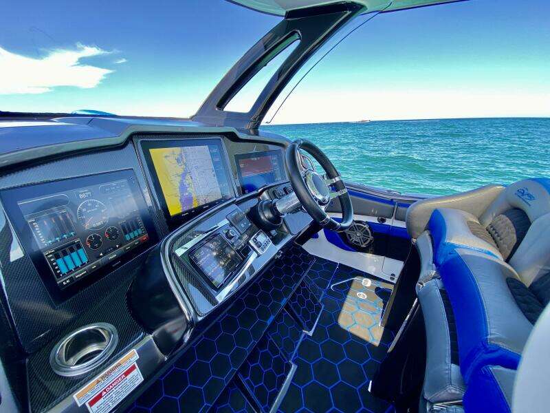 MTI 42 - Tobito I - Helm