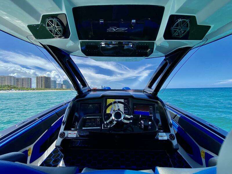 MTI 42 - Tobito I - Helm