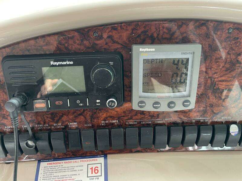 2001 Sea Ray 380 Sundancer