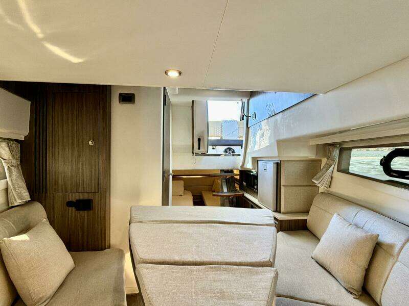 Sea Ray 32 - Salon