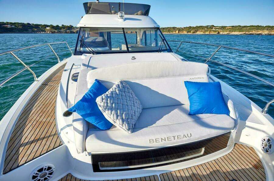 2027 Beneteau Antares 12 Fly