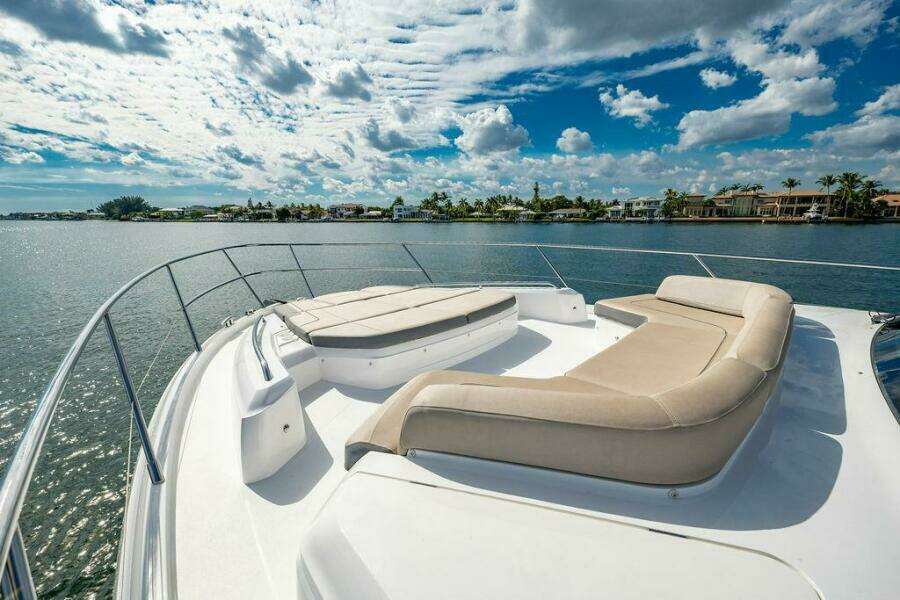 Princess 65 - Bow Seating