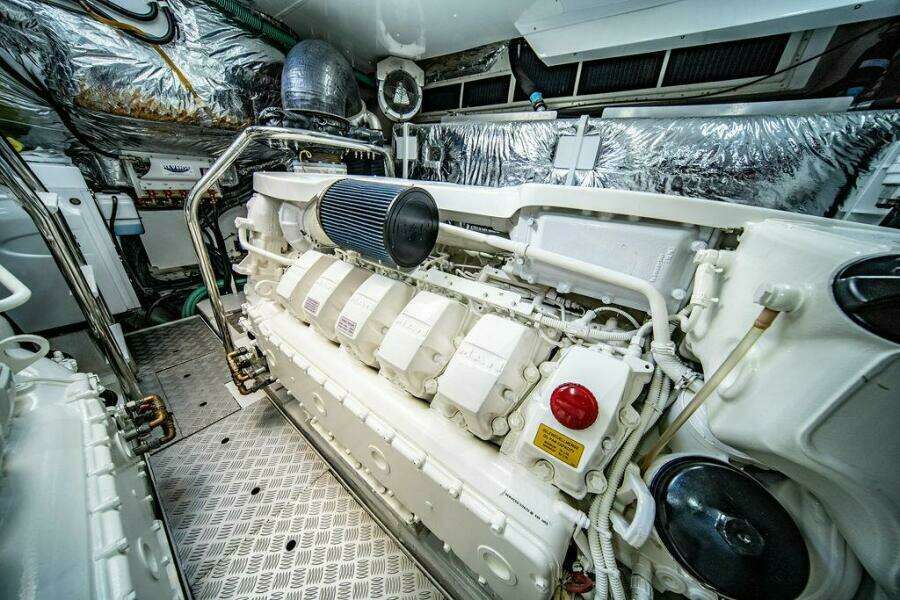 Princess 65 - Engine Room