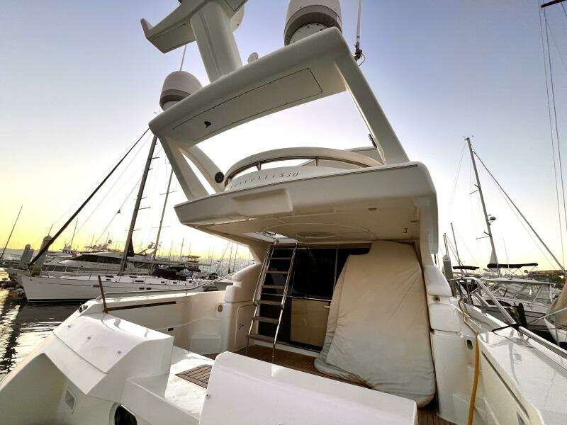 2004 Ferretti Yachts 530