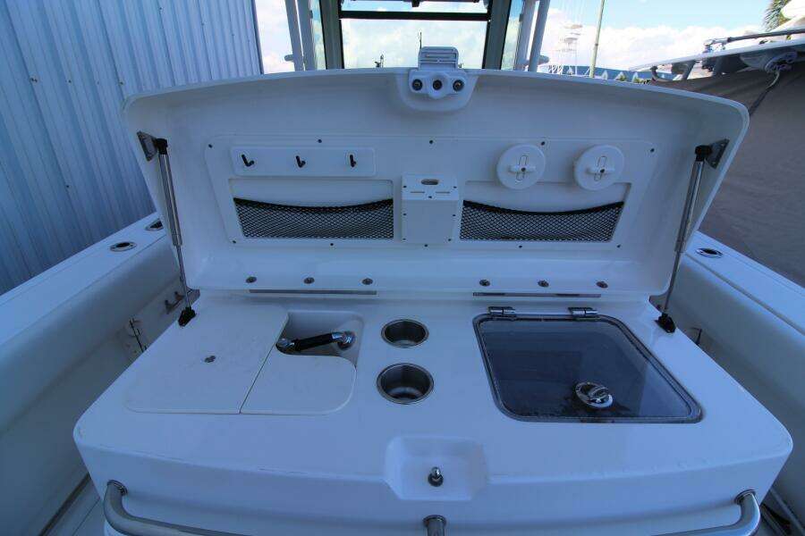 2015 Boston Whaler 320 Outrage