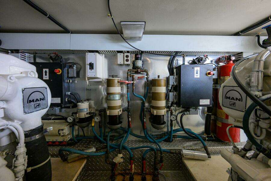 2001 Ocean Yachts Super Sport