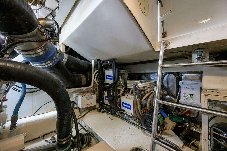 2001 Ocean Yachts Super Sport