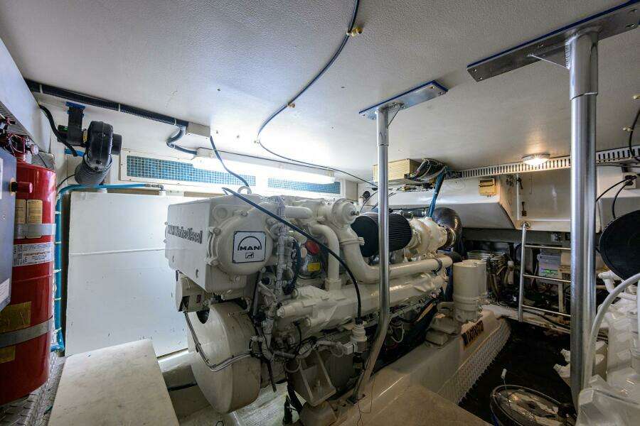 2001 Ocean Yachts Super Sport