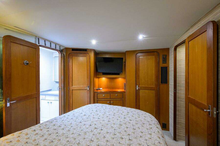 2001 Ocean Yachts Super Sport