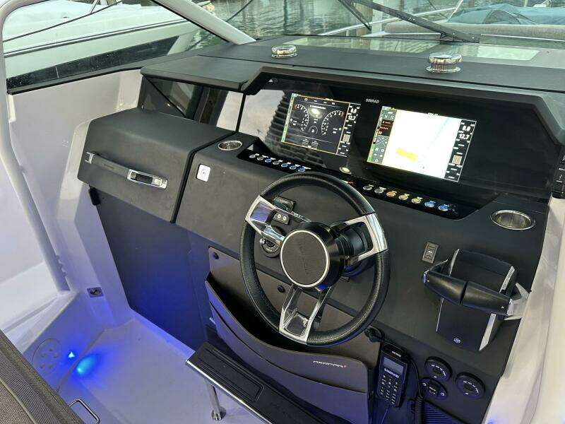 2024 Axopar 37 Sun Top