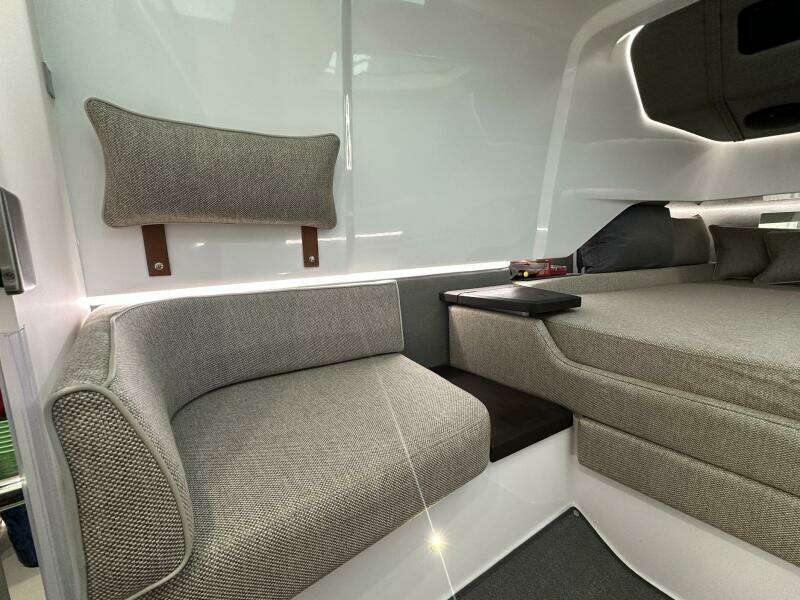 2024 Axopar 37 Sun Top