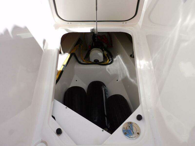 2016 Pursuit 325 Dual Console