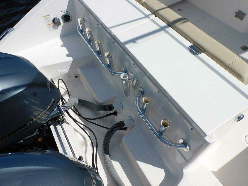 2016 Pursuit 325 Dual Console