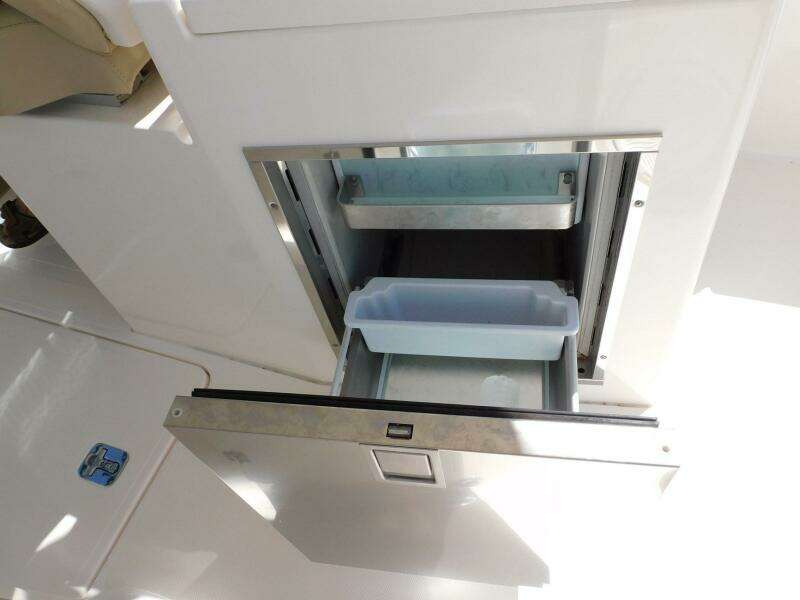 2016 Pursuit 325 Dual Console