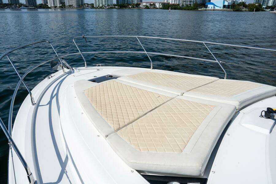 Beneteau 40 - Tis the Seasun - Bow