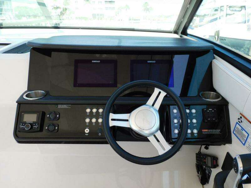 2018 Sea Ray Sundancer 320