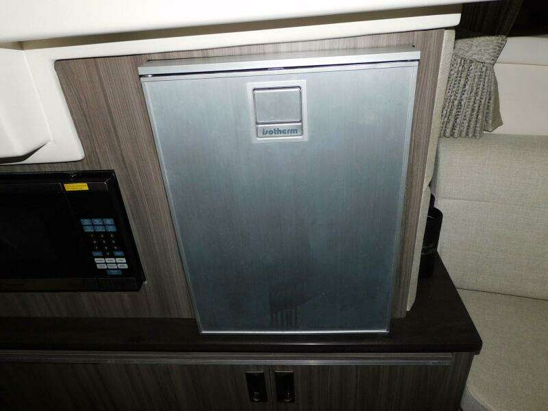 2018 Sea Ray Sundancer 320