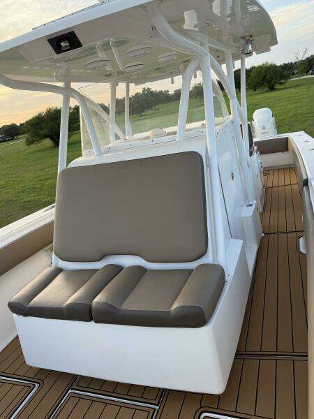 2014 Sea Hunter 40 Center Console