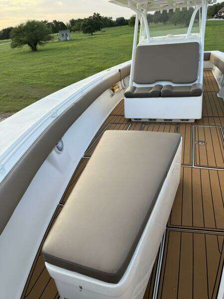 2014 Sea Hunter 40 Center Console