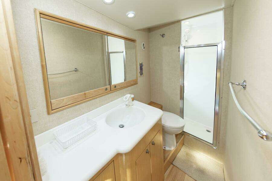 52BuddyDavisFishinFever039