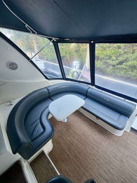 2007 Cruisers Yachts 370 Express