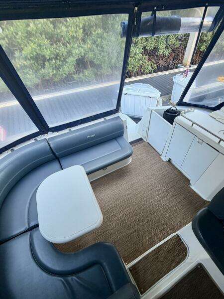 2007 Cruisers Yachts 370 Express