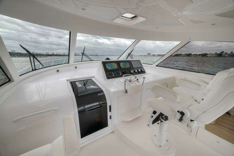 2015 Viking 52 Sport Coupe