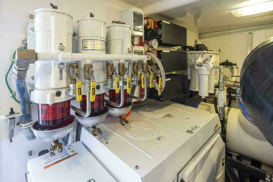 2015 Viking 52 Sport Coupe