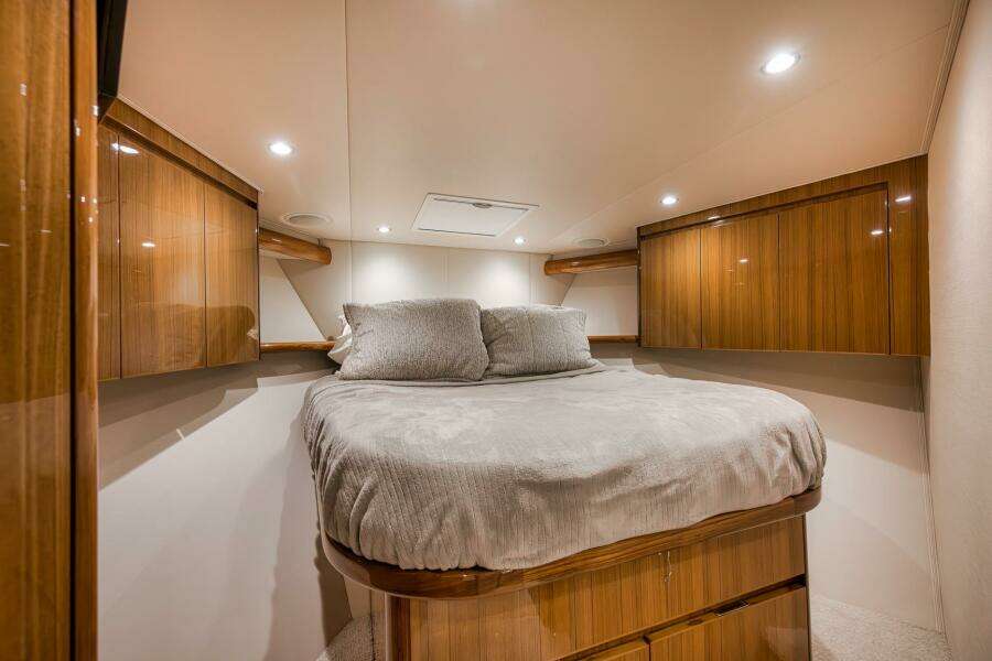 2015 Viking 52 Sport Coupe